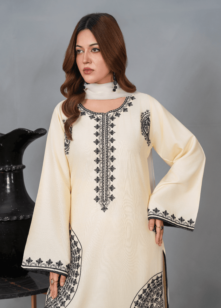 Fresh Fits by Haniya Mahnoor Women RTW Embroidered Linen 3 Piece Suit Mahira - Casual Collection