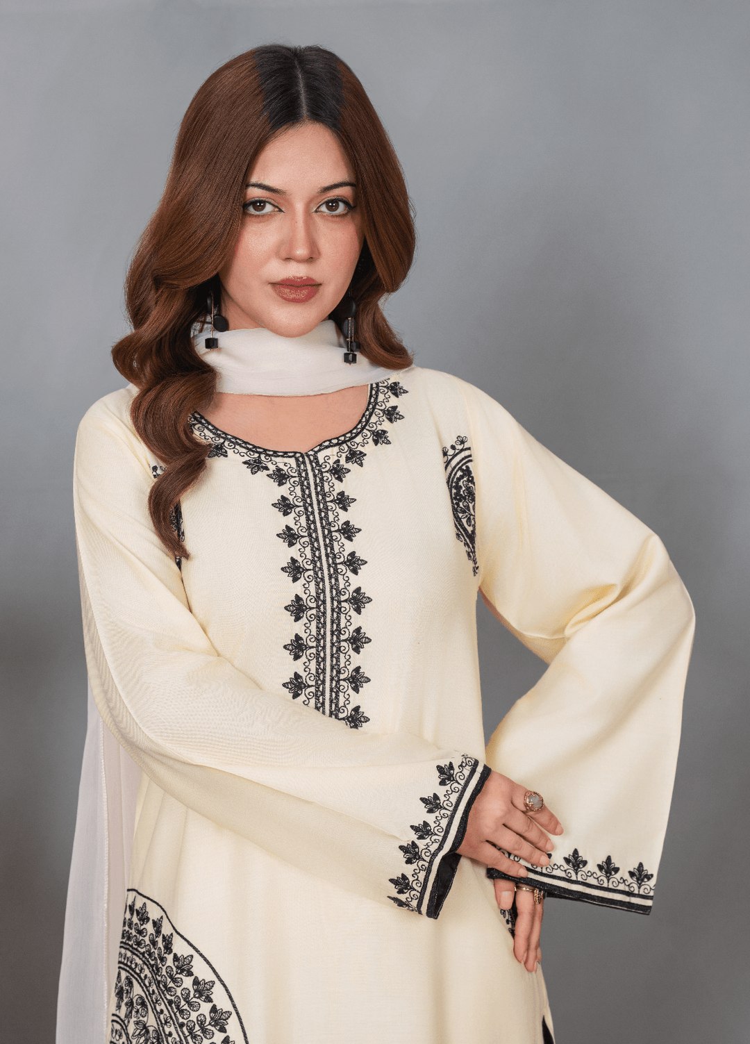 Fresh Fits by Haniya Mahnoor Women RTW Embroidered Linen 3 Piece Suit Mahira - Casual Collection