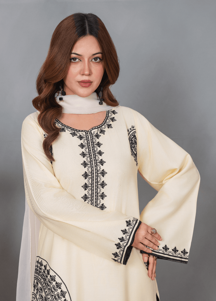 Fresh Fits by Haniya Mahnoor Women RTW Embroidered Linen 3 Piece Suit Mahira - Casual Collection