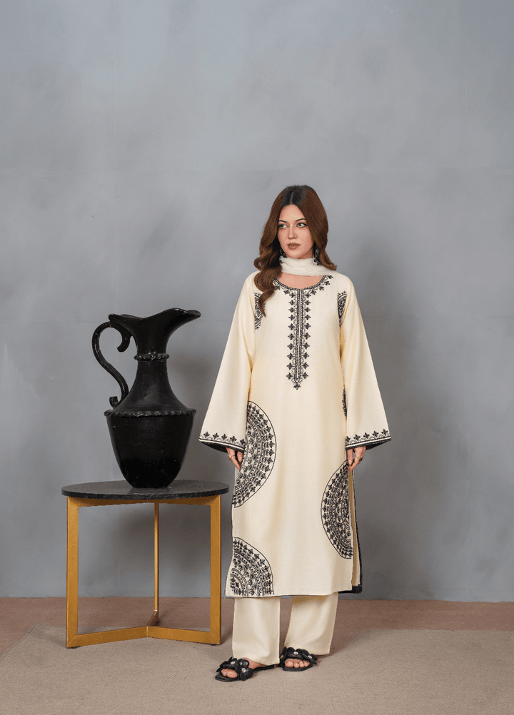 Fresh Fits by Haniya Mahnoor Women RTW Embroidered Linen 3 Piece Suit Mahira - Casual Collection