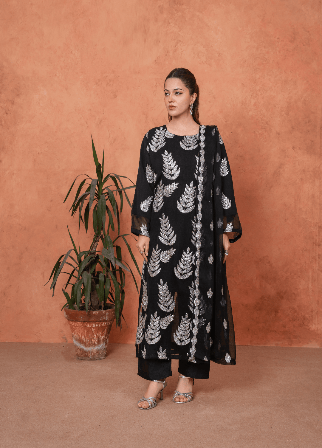 Zarqash by Haniya Mahnoor Women RTW Embroidered Crinkle Chiffon 3 Piece Suit Gulnaar - Festive Collection