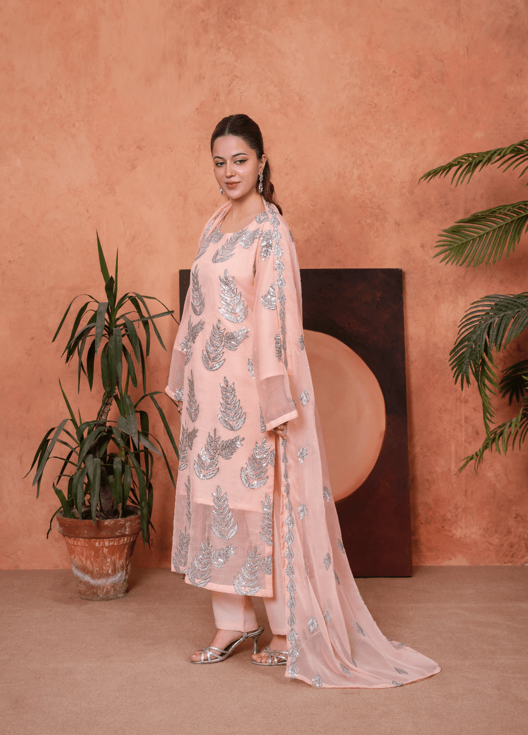 Zarqash by Haniya Mahnoor Women RTW Embroidered Crinkle Chiffon 3 Piece Suit Roshni - Festive Collection