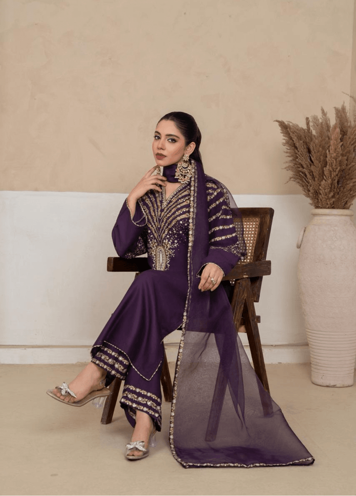Zarqash by Haniya Mahnoor Women RTW Embroidered Linen 3 Piece Suit Dilkash - Festive Collection