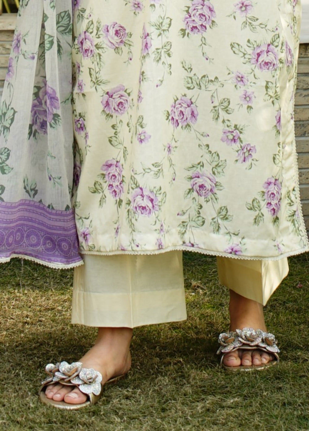 Zyna Unstitched Embroidered Lawn 3 Piece SELIN - Summer Collection