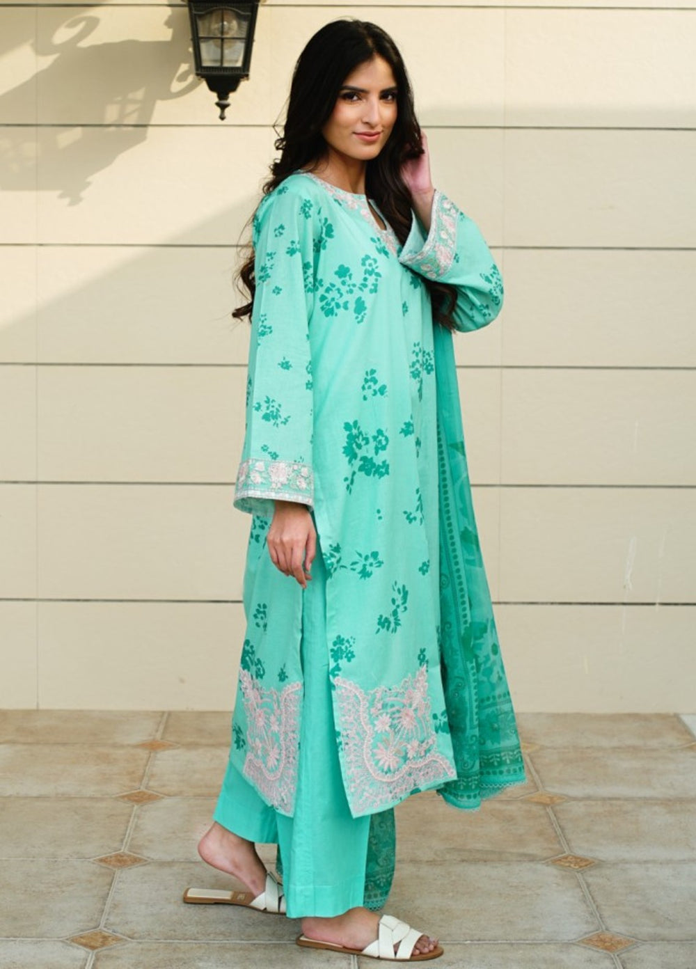 Zyna Unstitched Embroidered Lawn 3 Piece EIRA - Summer Collection