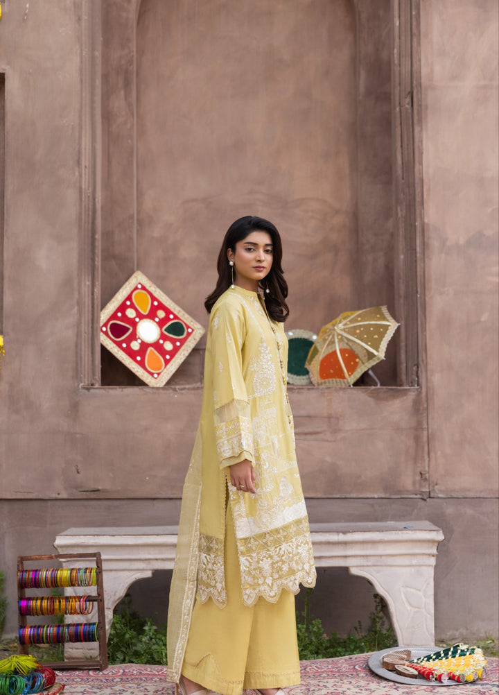 Mah e Noor by Tessa Women Embroidered Lawn 3 Piece Suit Lemon Luxe - Festive Collection