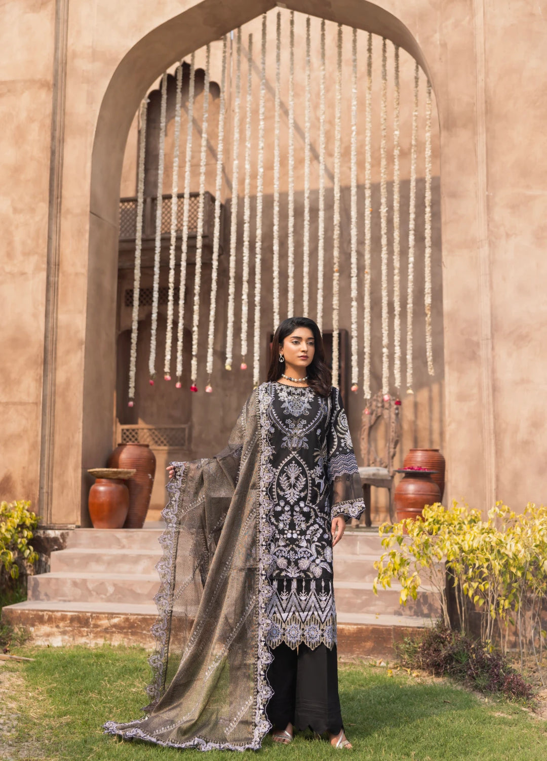 Mah e Noor by Tessa Women Embroidered Lawn 3 Piece Suit Black Royale - Festive Collection