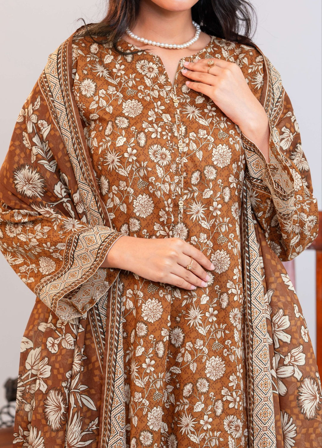 Nayab From Narmin by Narkin's Unstitched Printed Lawn 3 Piece Suit NUSLW3402 Summer Collection