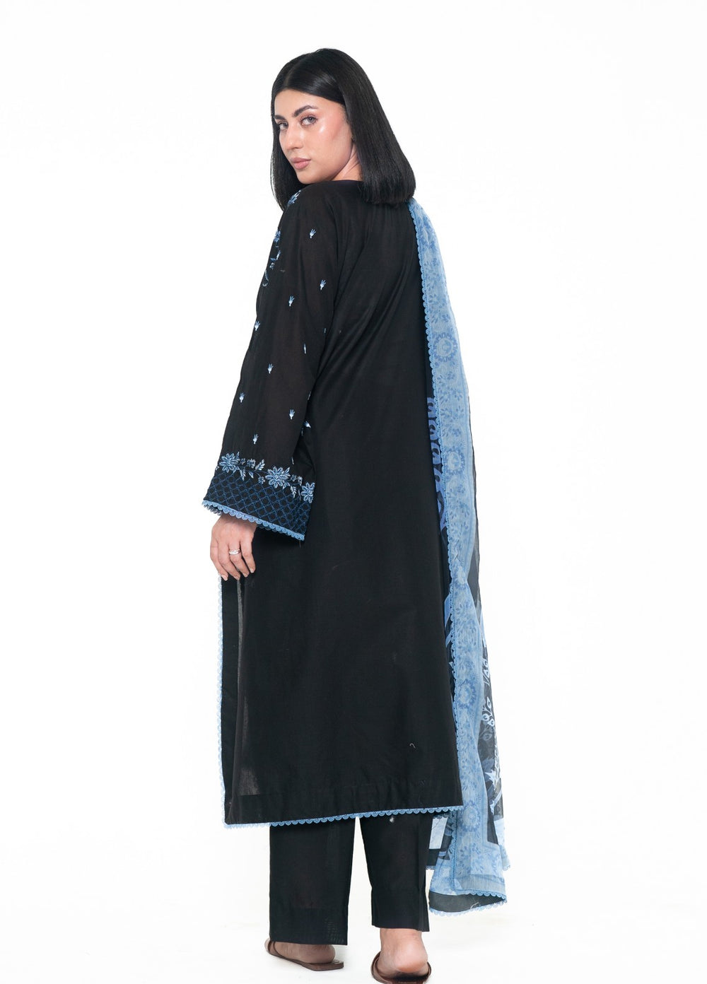 Zyna Lux Women RTW Embroidered Lawn 3 Piece Suit AMIRA Casual Collection