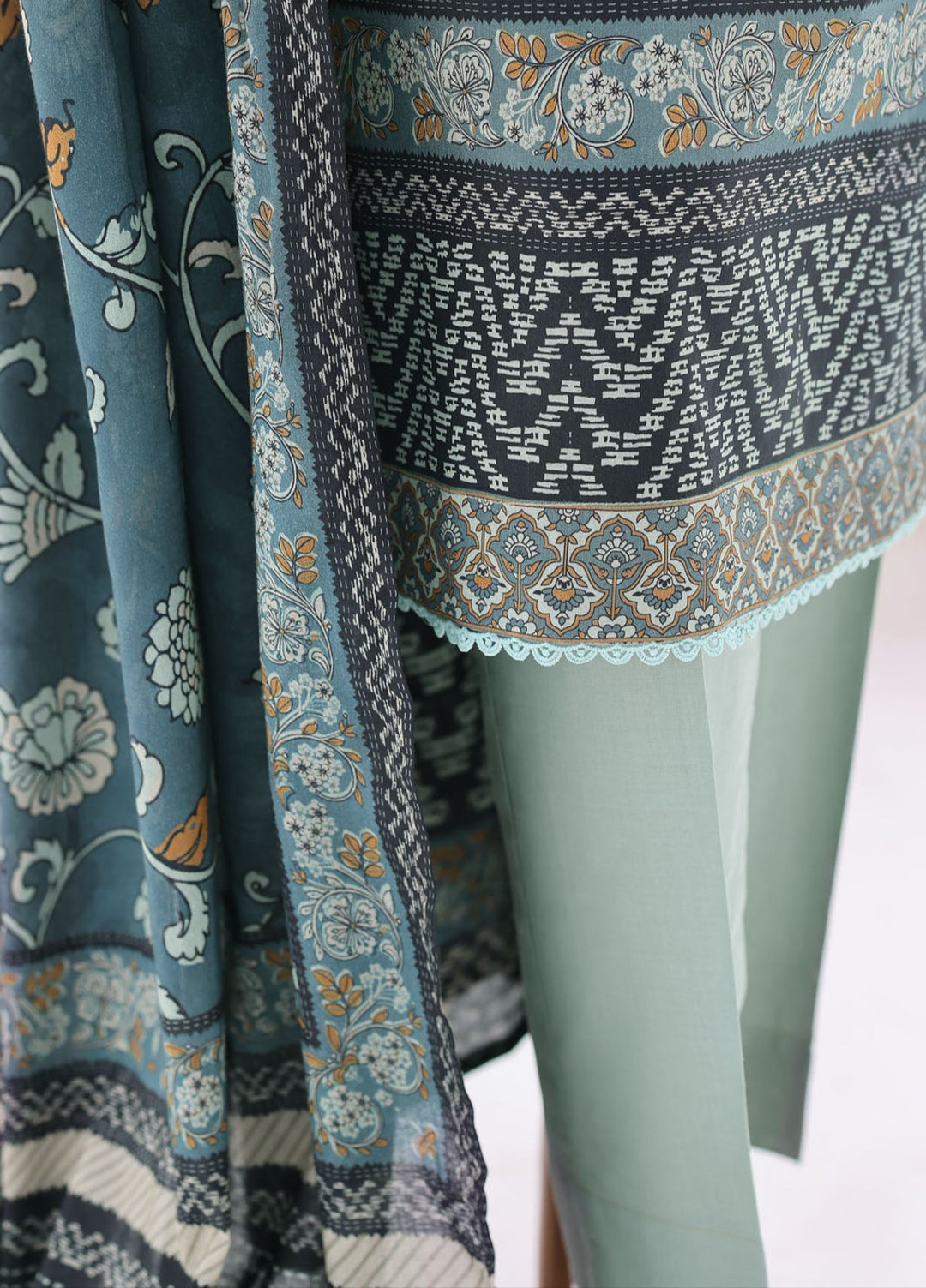 Platinum Jaipuri by HZ Textiles Unstitched Printed Lawn 3 Piece Suit PJB - 3235 Casual Collection