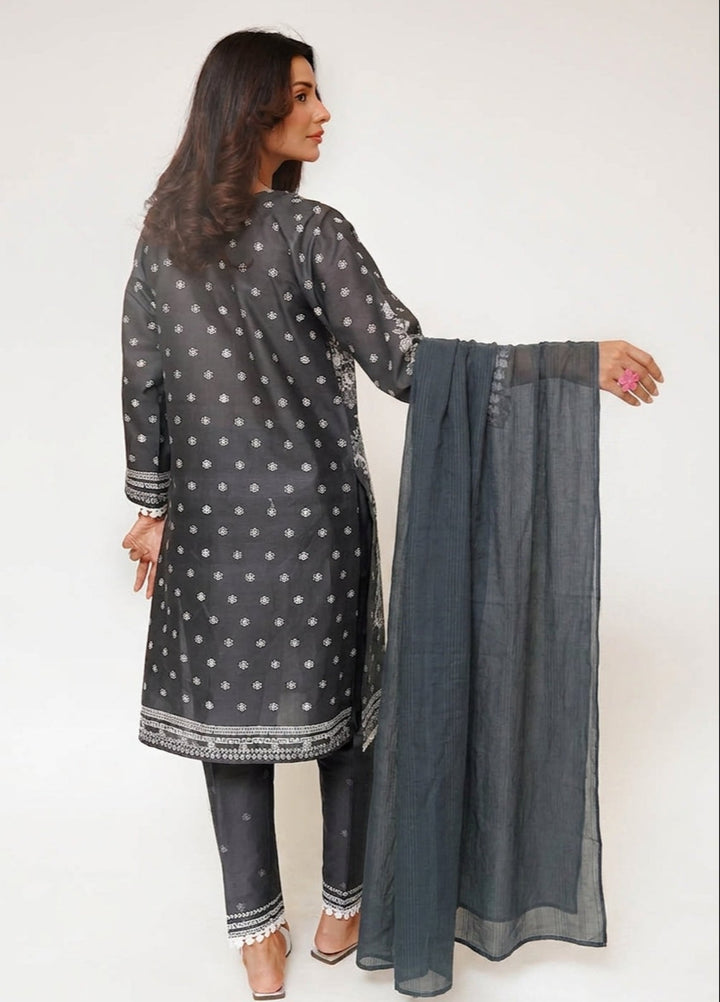 Mid Summer by Senorita Women RTW Printed Lawn Cotton 3 Piece Suit LAD-03489 Casual Collection