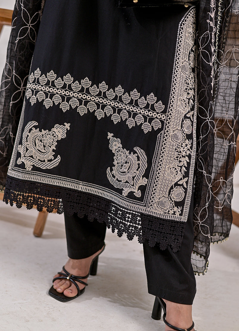 Gulbahar by Ishq e Rang RTW Embroidered Lawn 3 Piece Suit Black Elegance Festive Collection
