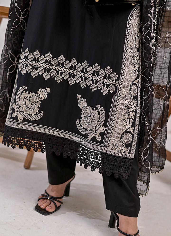 Gulbahar by Ishq e Rang RTW Embroidered Lawn 3 Piece Suit Black Elegance Festive Collection