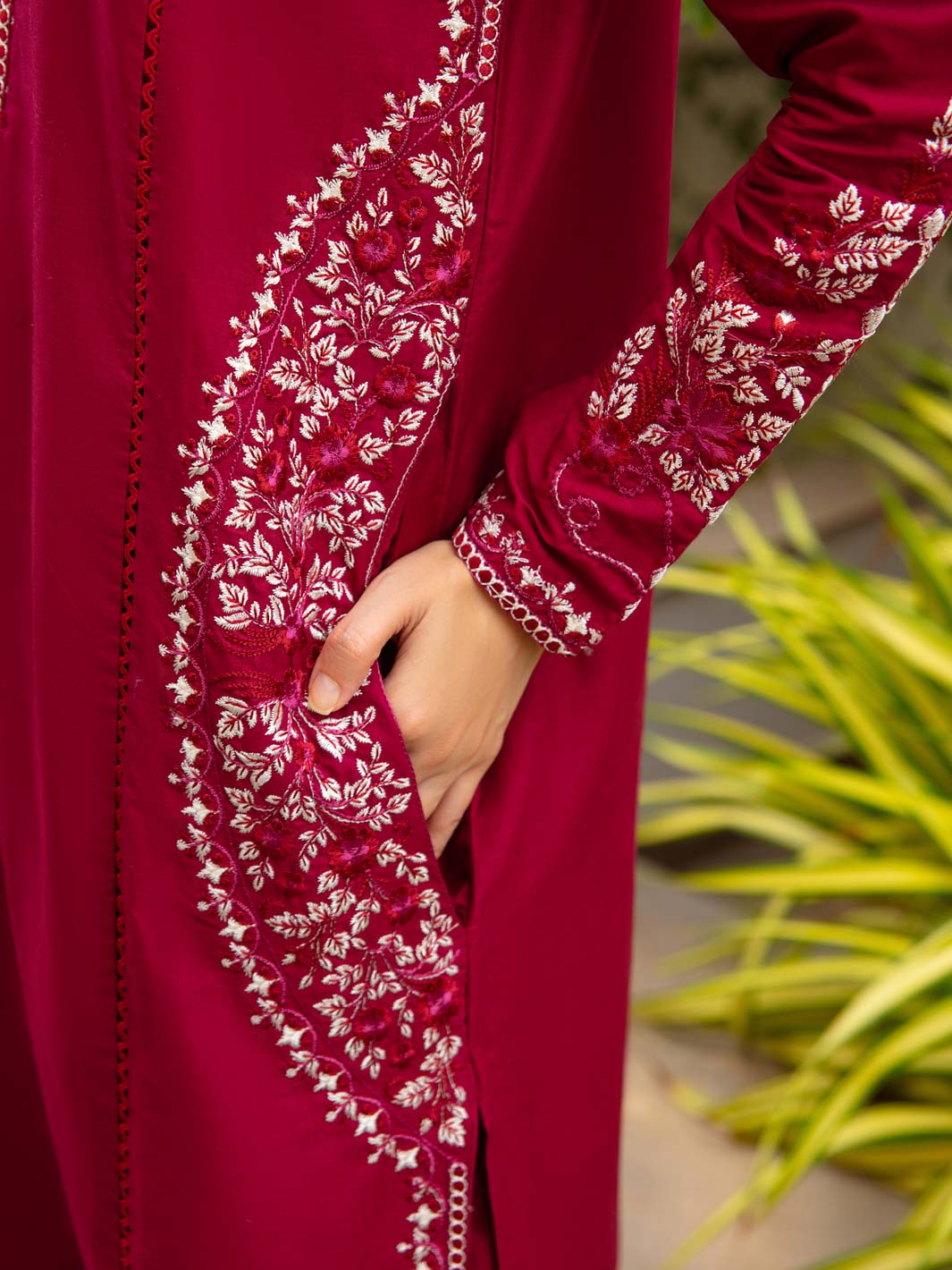 Rang e Bahar by Tng Women Pret Embroidered 2 Piece Crimson - Winter Collection