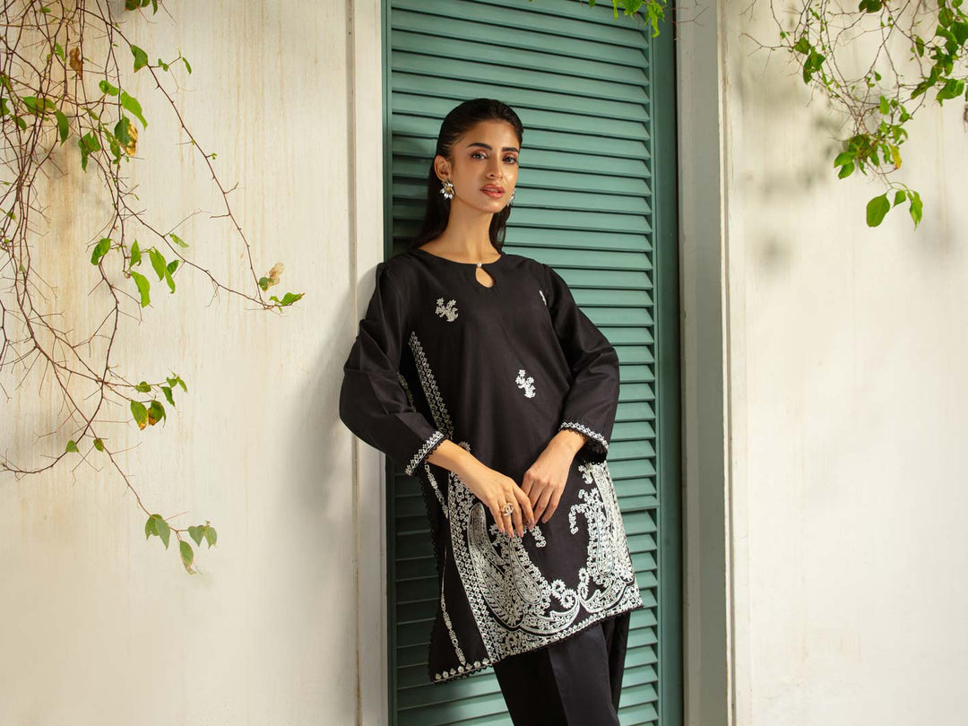 Rang e Bahar by Tng Women Pret Embroidered 2 Piece Noir - Winter Collection