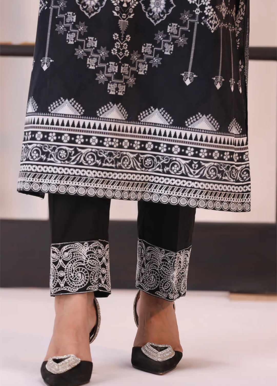 La Elise Women Unstitched Embroidered Lawn 3 Piece Suit 0001209 Zara - Casual Collection
