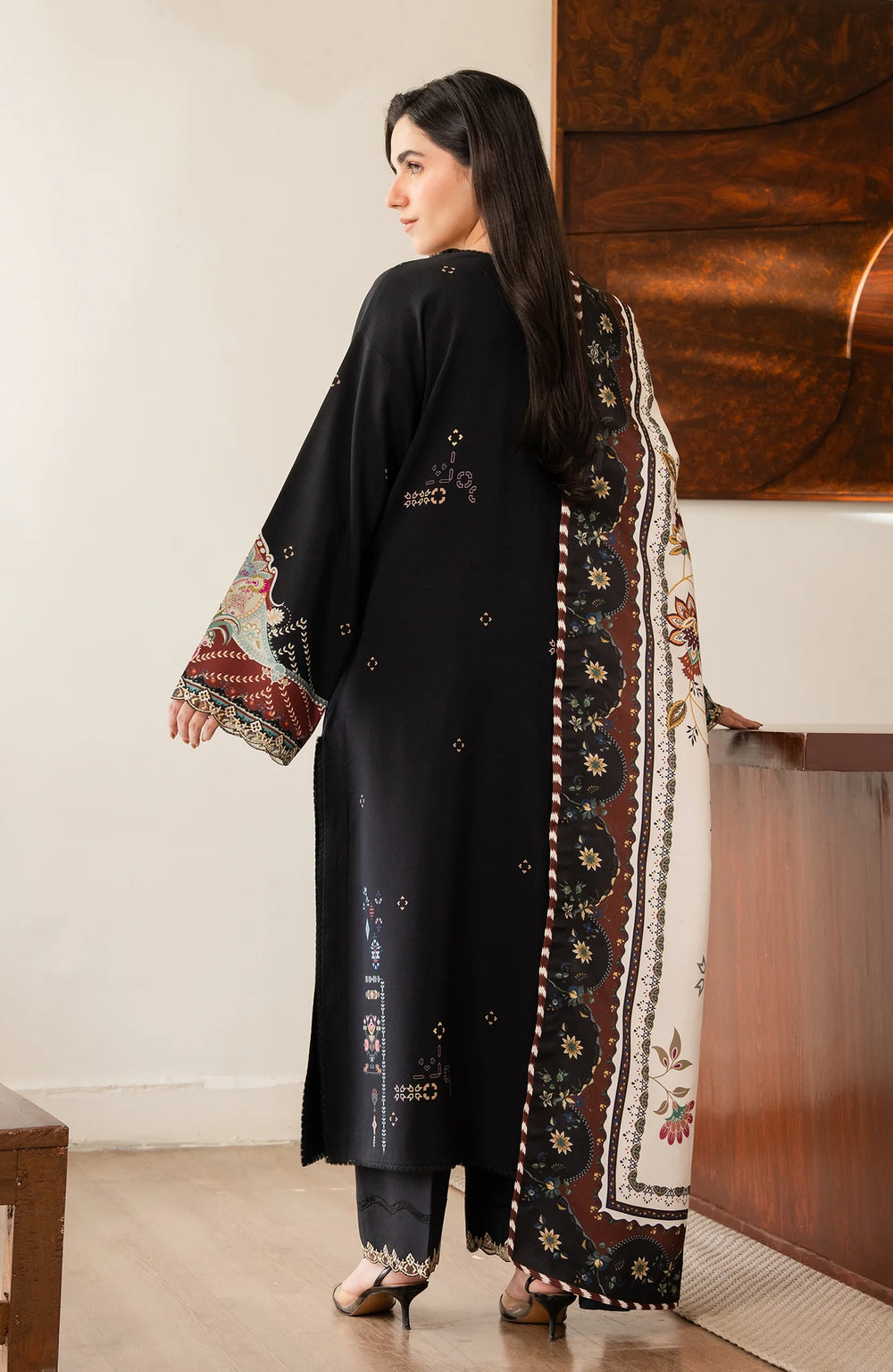 Bellini by Seran Unstitched Embroidered Viscose 3 Piece Suit SN26UBW NAIREL D-09 - Winter Collection