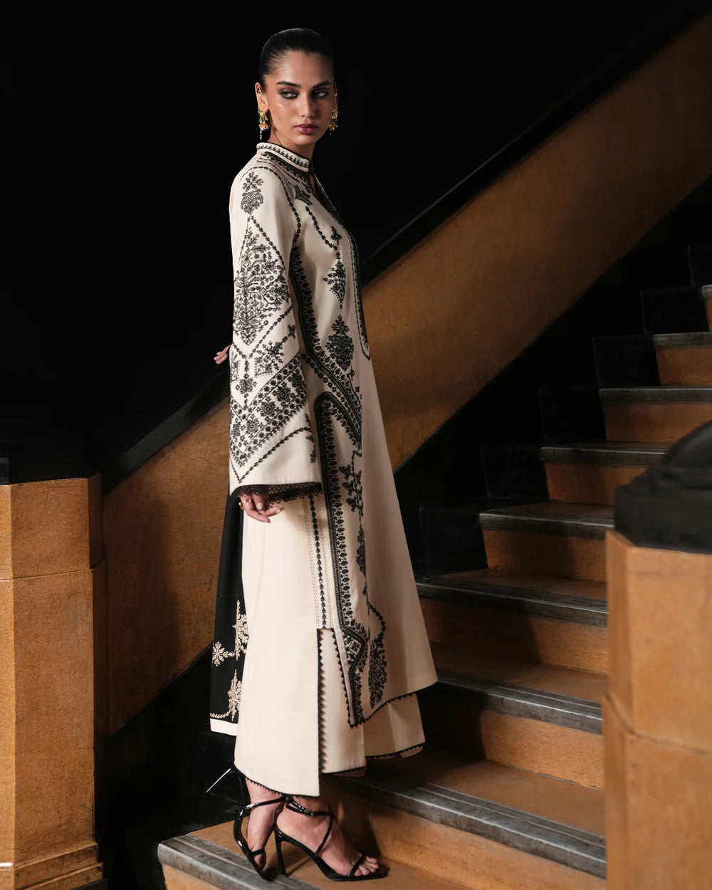Jugnu by Hussain Rehar Unstitched Embroidered Karandi 3 Piece Suit HR26UJK Nigah - Winter Collection