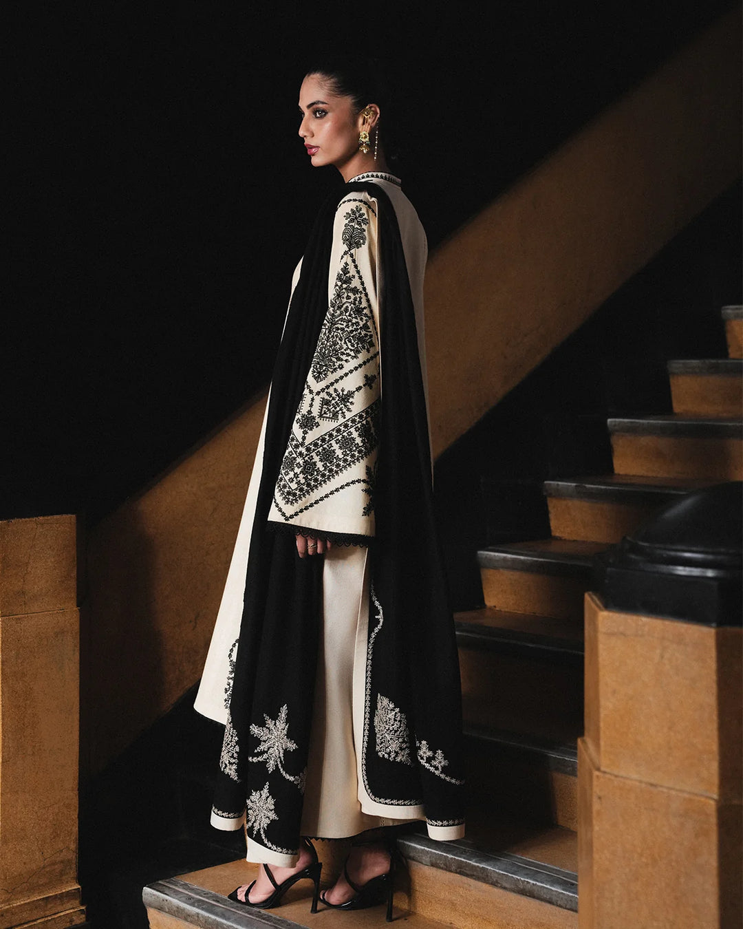 Jugnu by Hussain Rehar Unstitched Embroidered Karandi 3 Piece Suit HR26UJK Nigah - Winter Collection