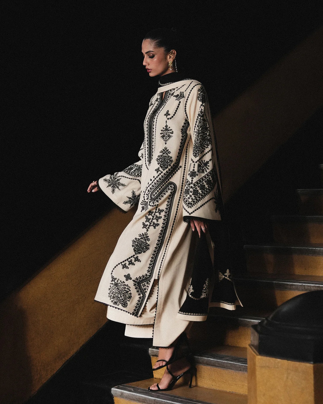 Jugnu by Hussain Rehar Unstitched Embroidered Karandi 3 Piece Suit HR26UJK Nigah - Winter Collection