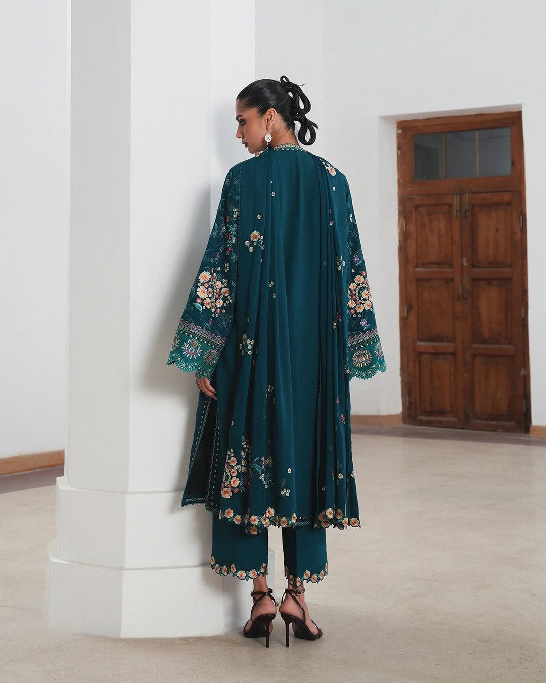 Jugnu by Hussain Rehar Unstitched Embroidered Karandi 3 Piece Suit HR26UJK Baagh - Winter Collection