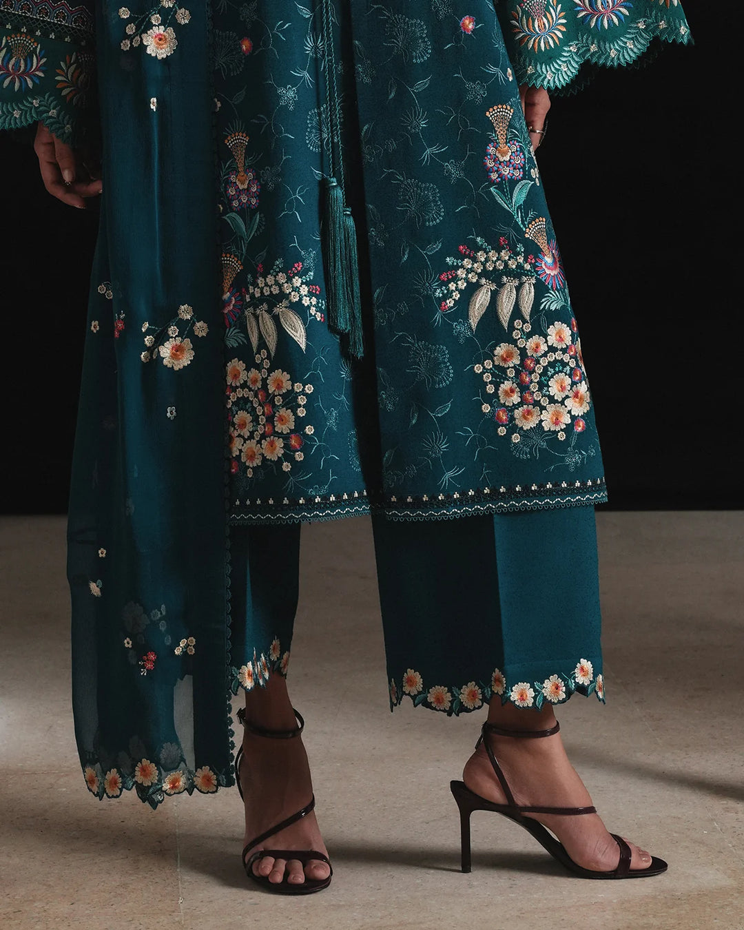 Jugnu by Hussain Rehar Unstitched Embroidered Karandi 3 Piece Suit HR26UJK Baagh - Winter Collection