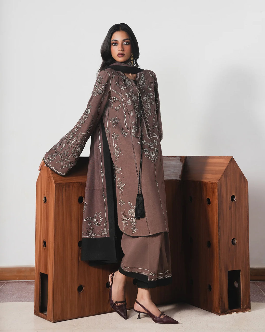 Jugnu by Hussain Rehar Unstitched Embroidered Karandi 3 Piece Suit HR26UJK Jabah - Winter Collection