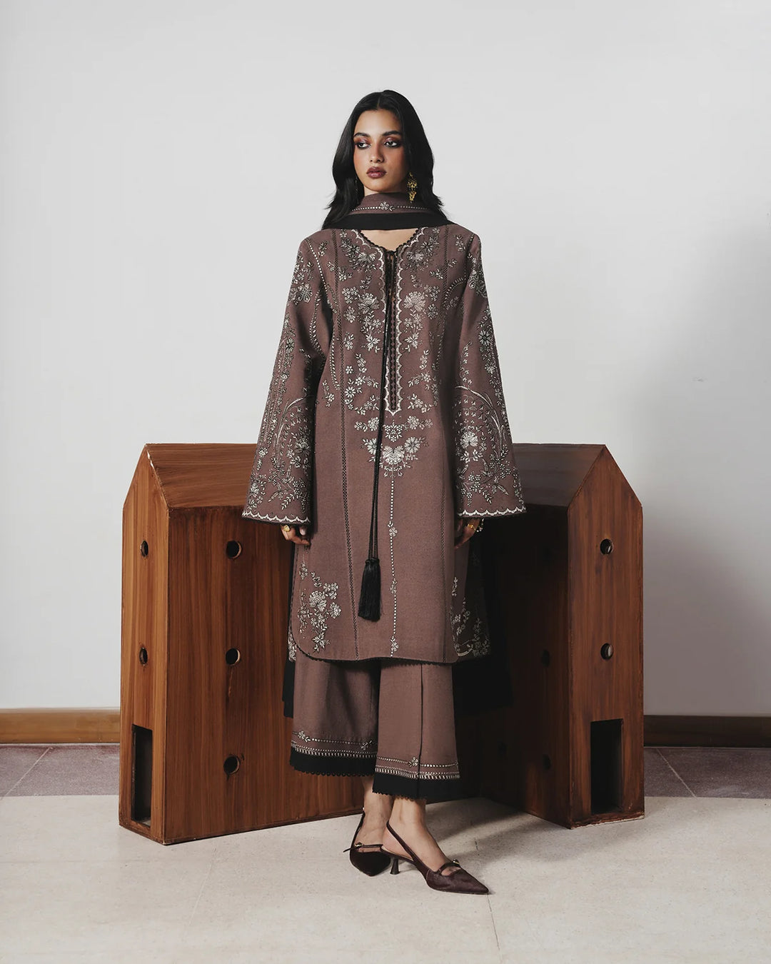 Jugnu by Hussain Rehar Unstitched Embroidered Karandi 3 Piece Suit HR26UJK Jabah - Winter Collection