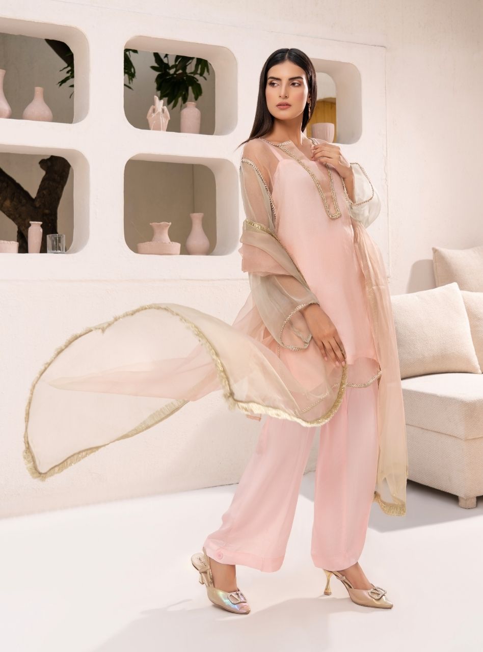 Irtiqa by Anayra Amal RTW Solids Organza 3 Piece Suit Suffuse Festive Collection