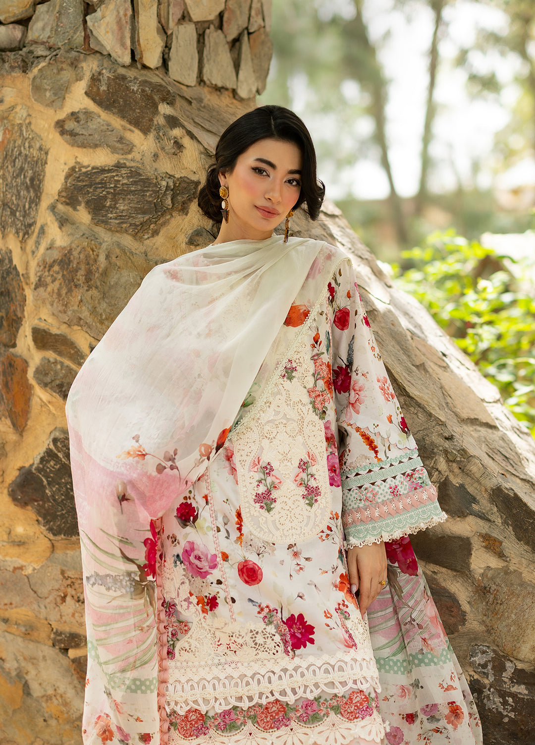 Signature by Elaf Unstitched Embroidered Lawn 3 Piece Suit EL26USLE Claire ESG-4A - Eid Collection