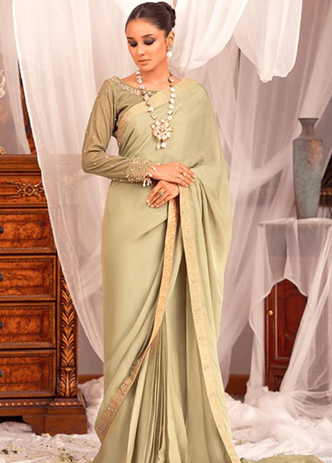 Zaaviay Luxury Pret Embroidered Velvet Saree ZBHM22-08 ZHAVIAA