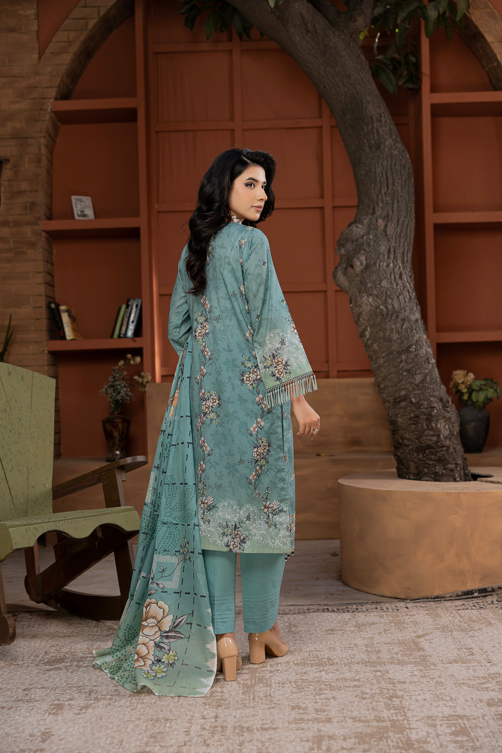 Noore Luxe by Waresha RTW Embroidered Lawn 3 Piece Suit Roshan Ara Festive Collection