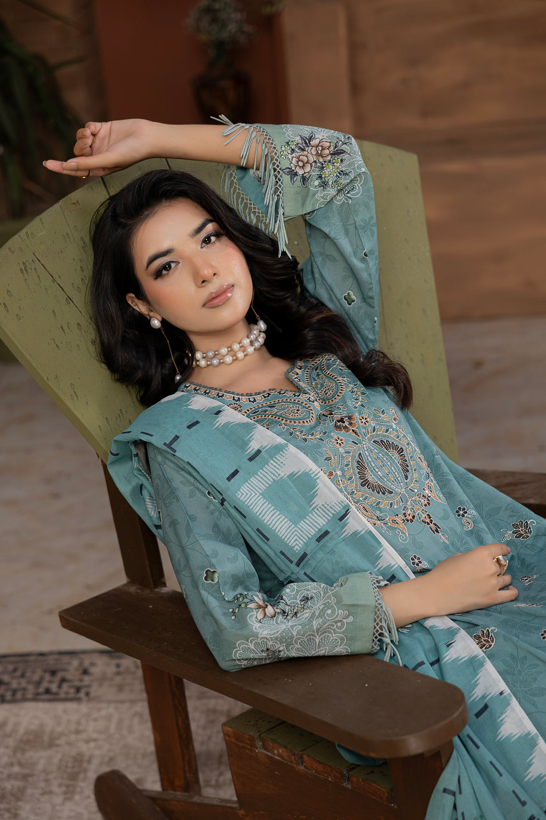 Noore Luxe by Waresha RTW Embroidered Lawn 3 Piece Suit Roshan Ara Festive Collection