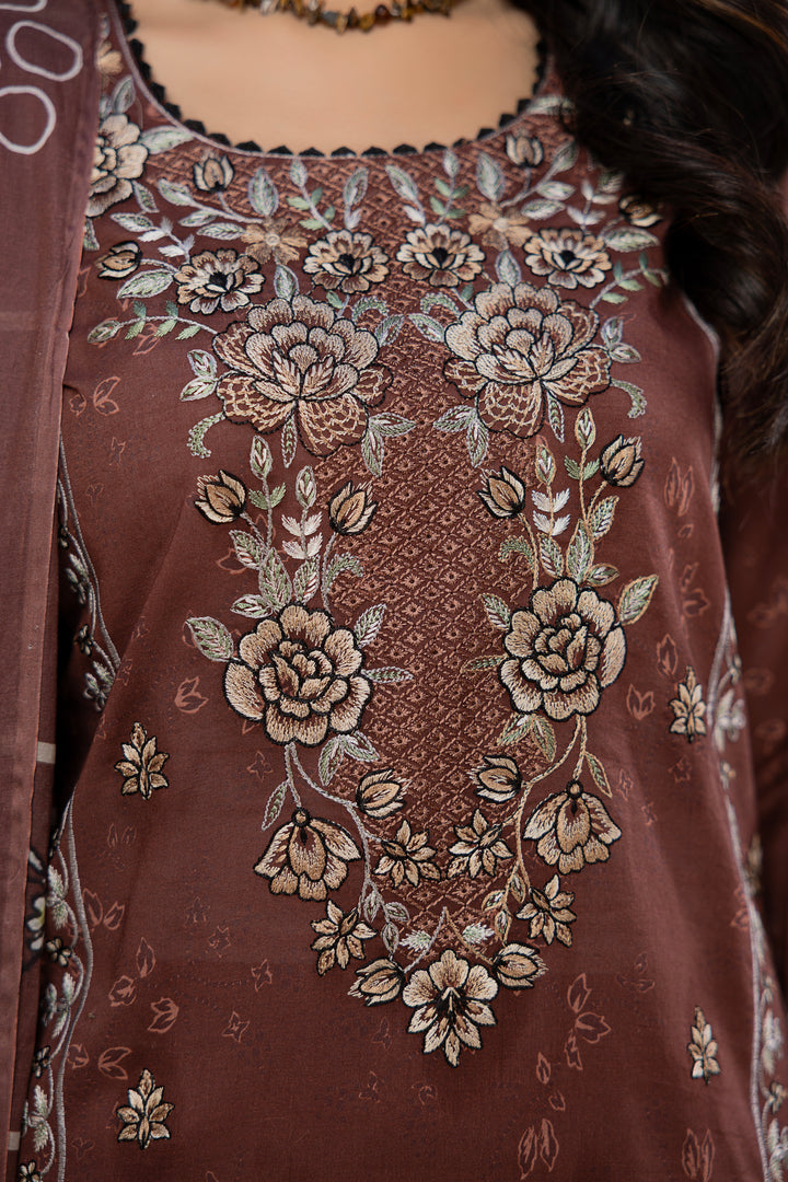 Noore Luxe by Waresha RTW Embroidered Lawn 3 Piece Suit Mah-e-Noor Festive Collection
