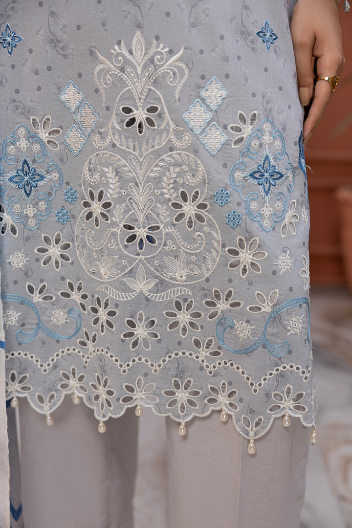 Noore Luxe by Waresha RTW Embroidered Lawn 3 Piece Suit Gulbahar Muse Festive Collection