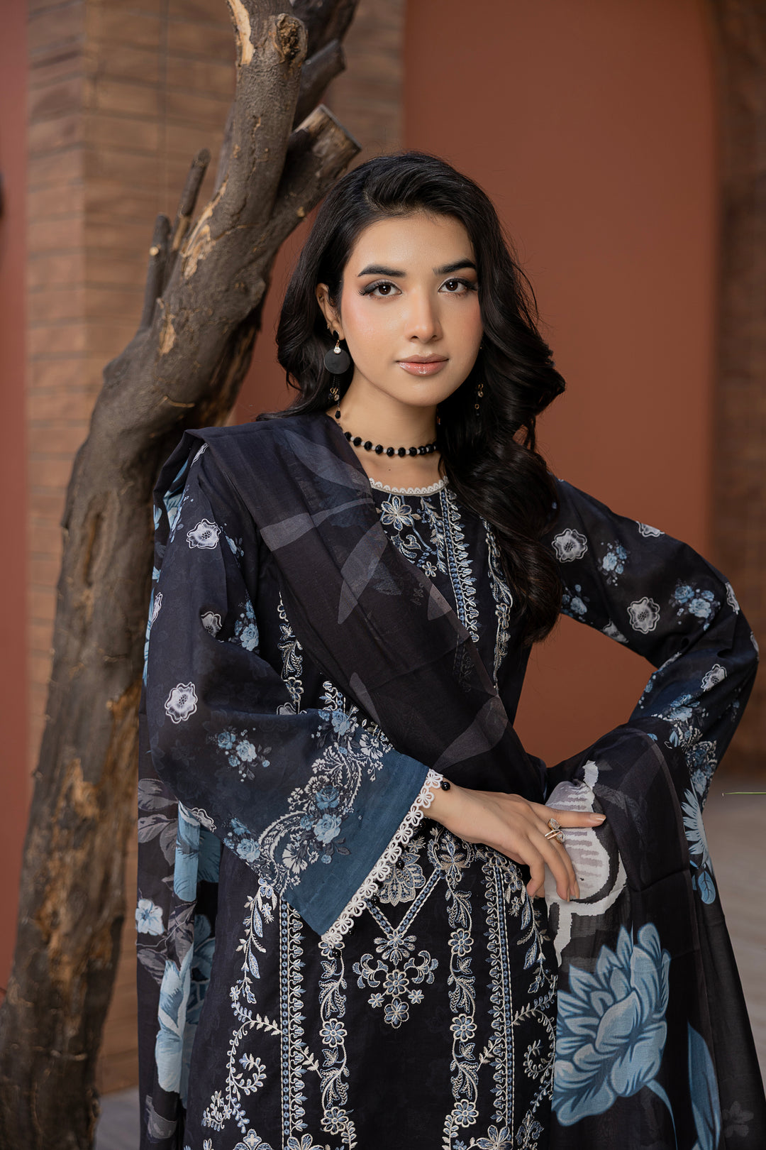 Noore Luxe by Waresha RTW Embroidered Lawn 3 Piece Suit Nooristan Grace Festive Collection