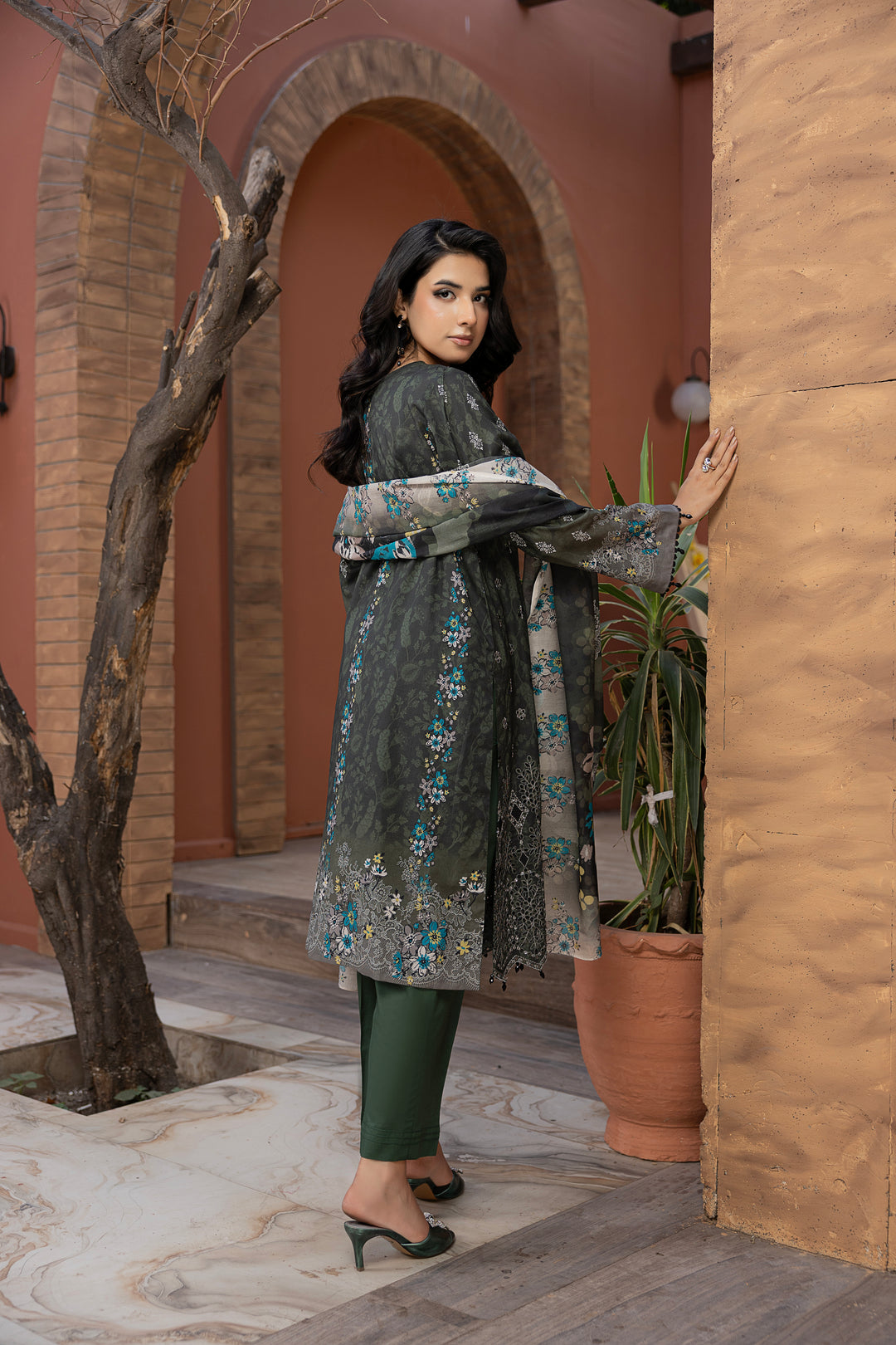 Noore Luxe by Waresha RTW Embroidered Lawn 3 Piece Suit Falak Naz Festive Collection