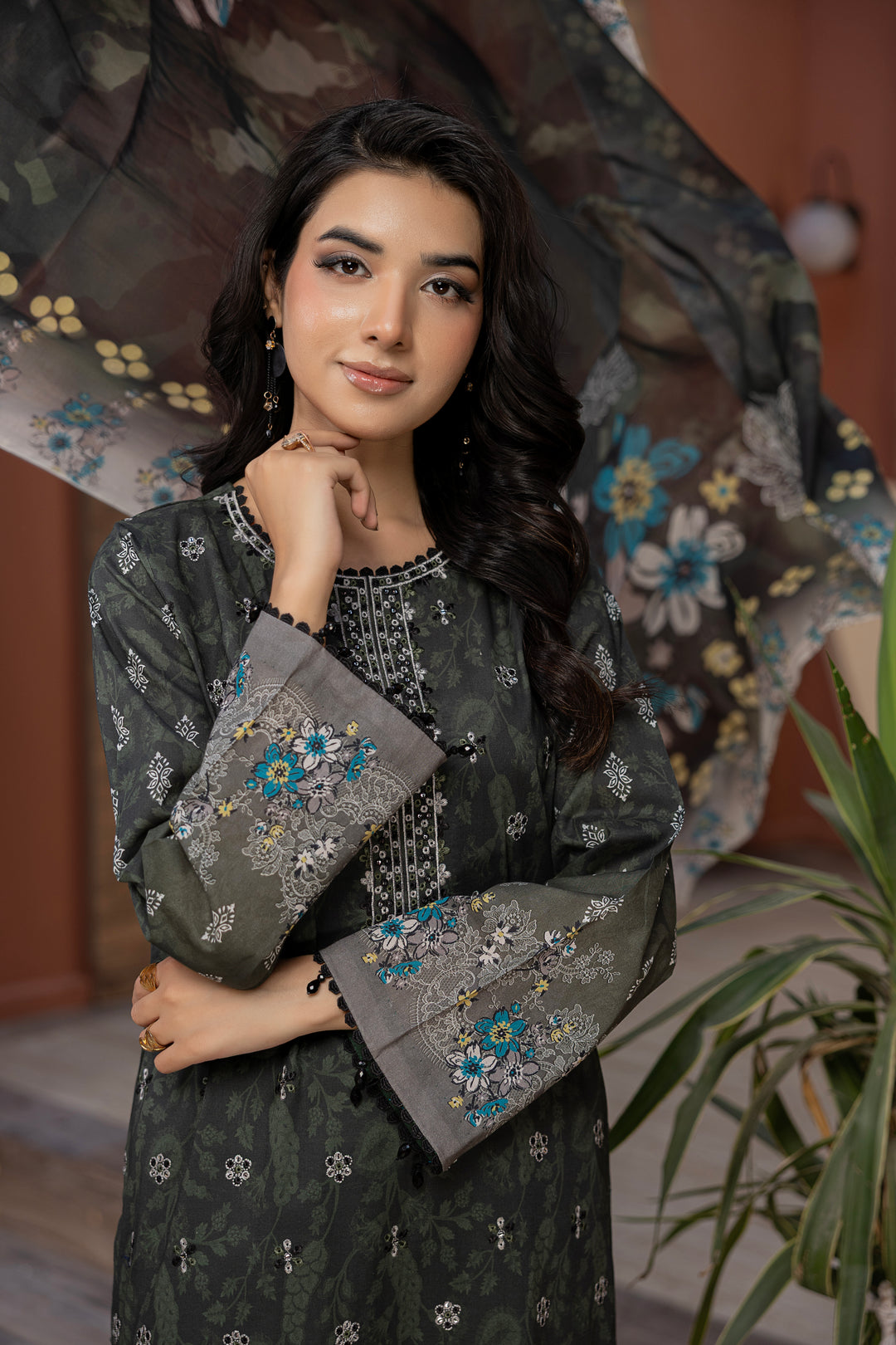 Noore Luxe by Waresha RTW Embroidered Lawn 3 Piece Suit Falak Naz Festive Collection