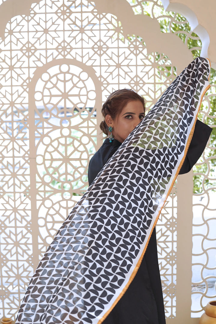 Dhaga Women Scarve Printed Crinkle Silk 1 Piece Deco - Summer Collection