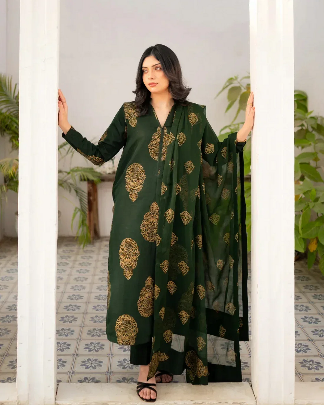 Zauk Women Printed Raw Silk 3 Piece Suit Bottle Green Kurta Set - Eid Collection