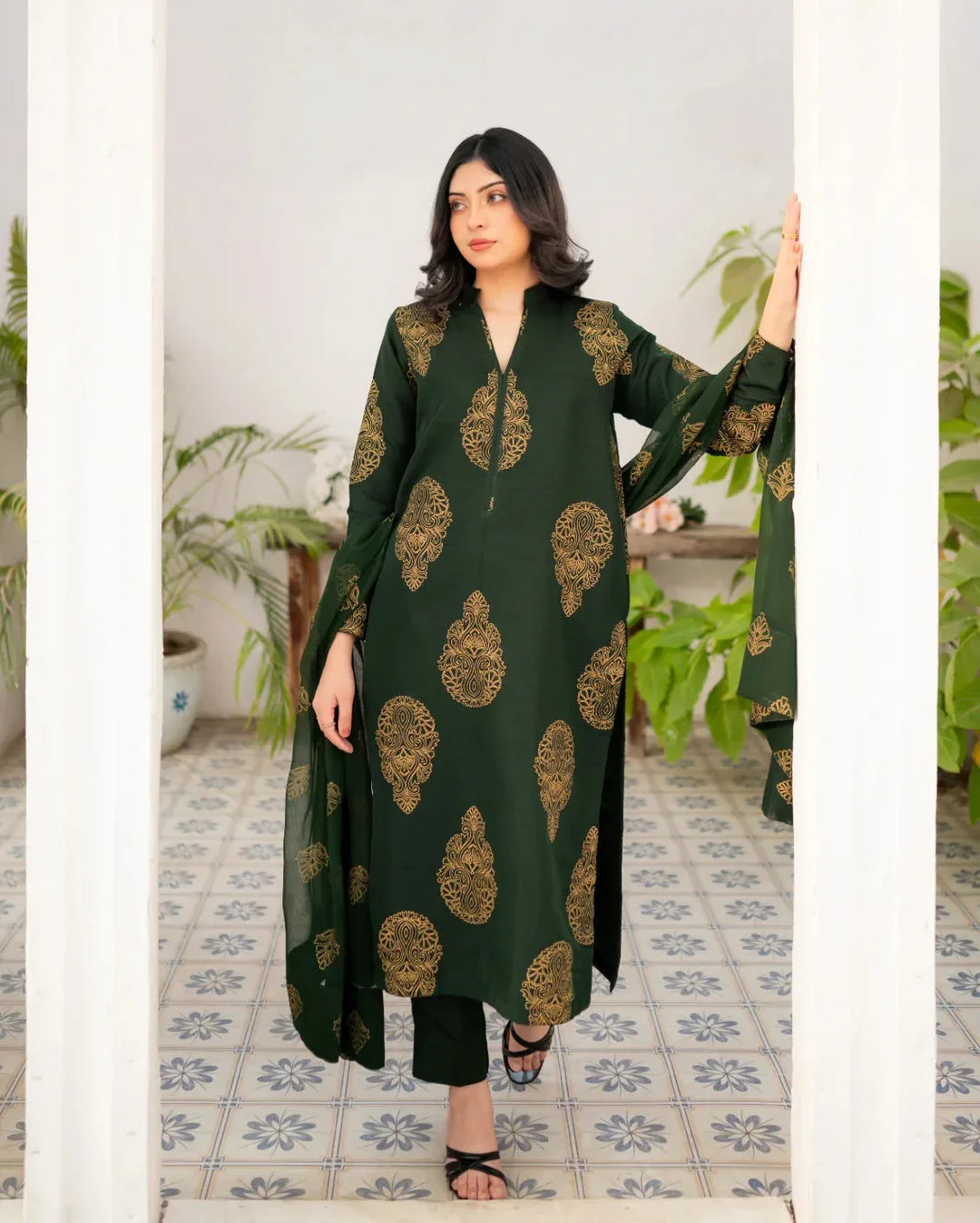 Zauk Women Printed Raw Silk 3 Piece Suit Bottle Green Kurta Set - Eid Collection