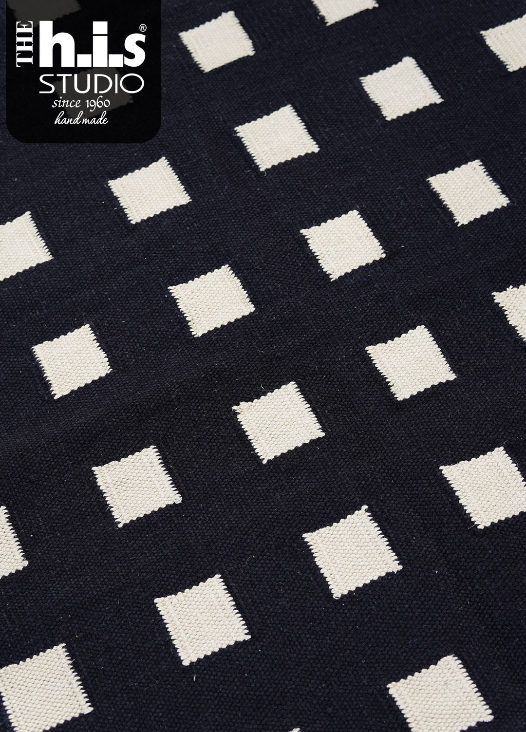 Box R-25005-Black/Bone