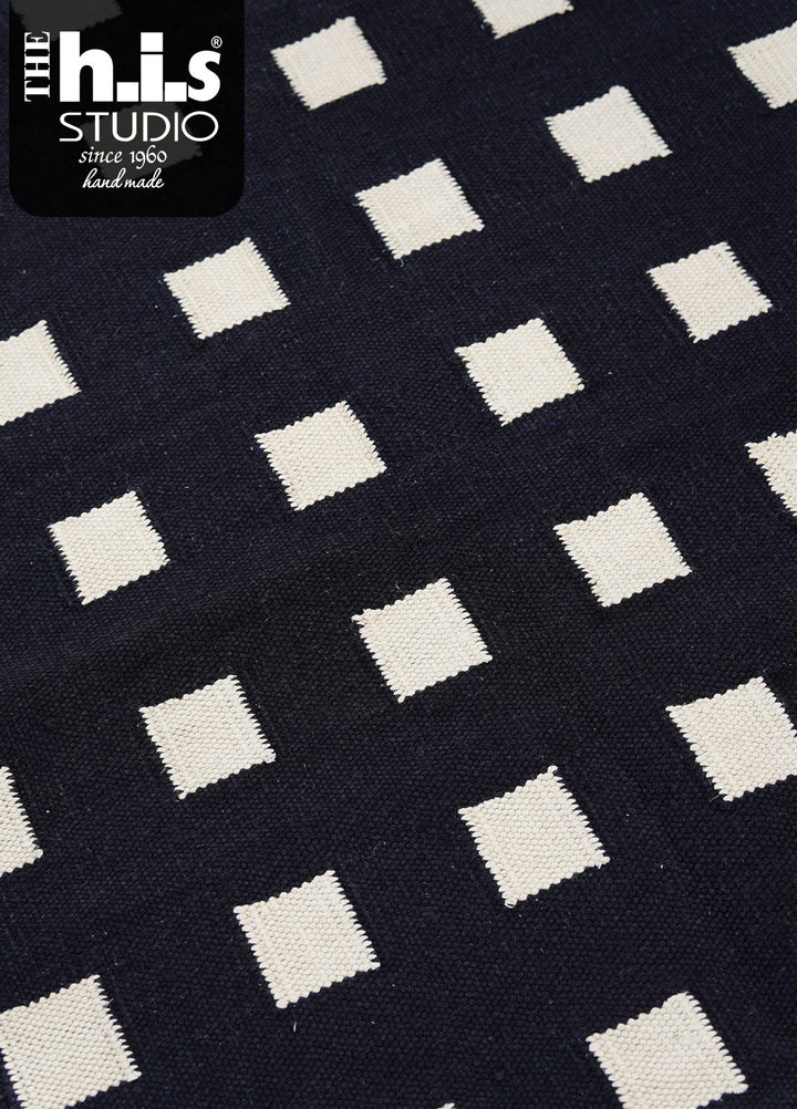 Box R-25005-Black/Bone