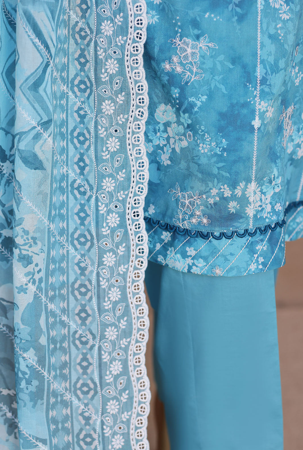 Dhagakari by HZ Textile Unstitched Embroidered Lawn 3 Piece Suit  DEC - 1073 - Casual Collection