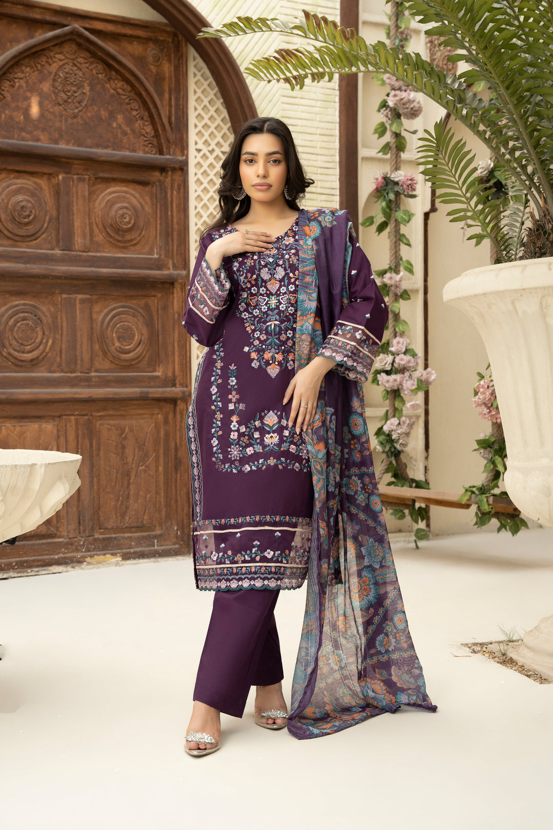 Flora Muse by Ziara RTW Embroidered Lawn 3 Piece Suit Signature Eid Collection