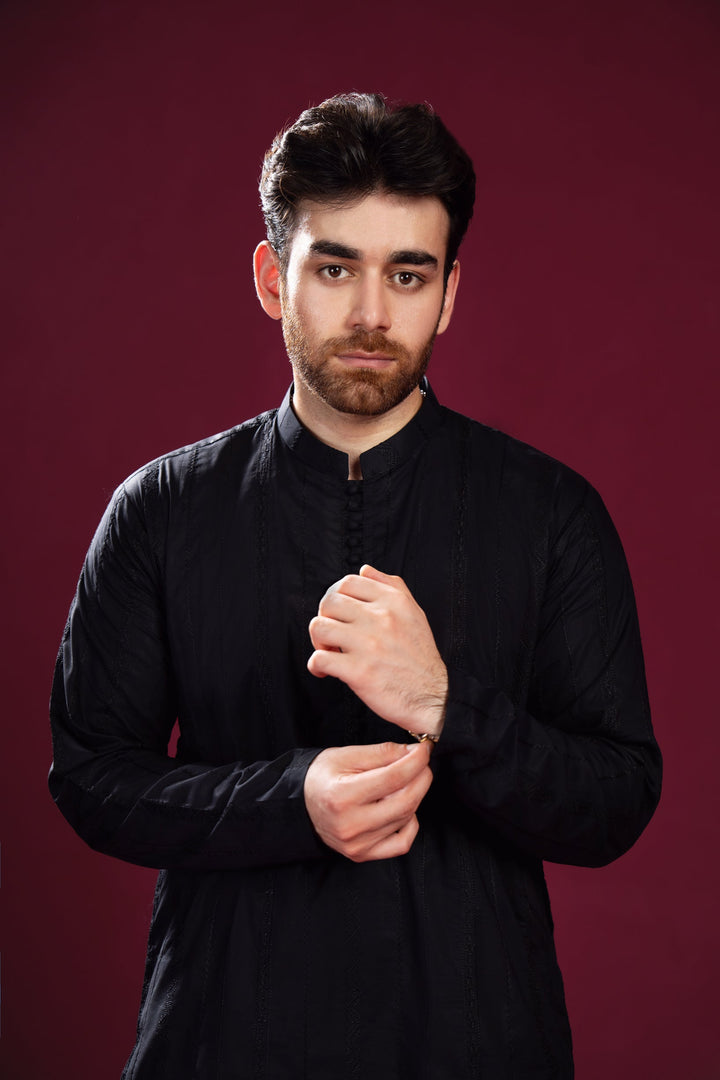Muraqsh Ready To Wear   Men Black Luppi Falling Cotton Embroidered Kurta Trouser MUR-BLFCE - Summer Collection