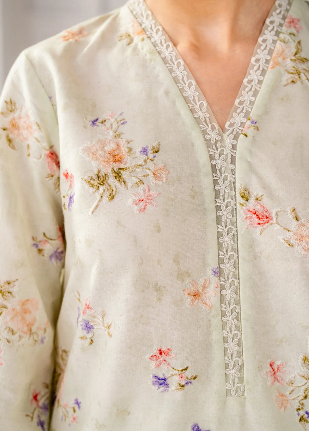 Le'essence by Xenia Formals Unstitched Embroidered Lawn 3 Piece Suit XE26UL D-07 Evra - Summer Collection