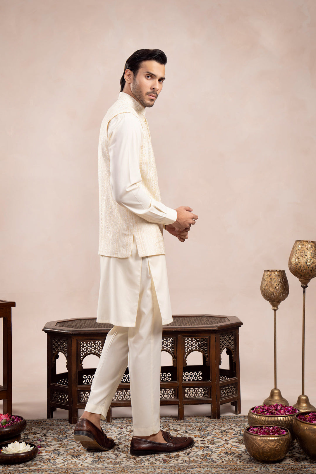 Muraqsh Ready To Wear Embroidered Bosky Men Bosky White Kurta Trouser with Falling Waistcoat  MUR-BWKTW - Summer Collection