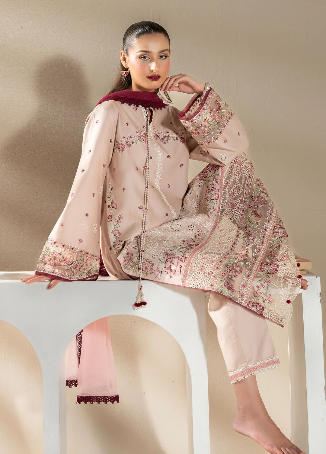 Uniluxe Unstitched Embroidered Lawn 3 Piece Suit LU00005 Peach Dust - Casual Collection
