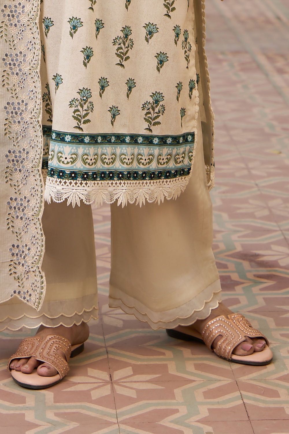 Tribute To Mother by Gul Ahmed Unstitched Printed Lawn 3 Piece Suit GA26UTM DN-62006 - Summer Collection